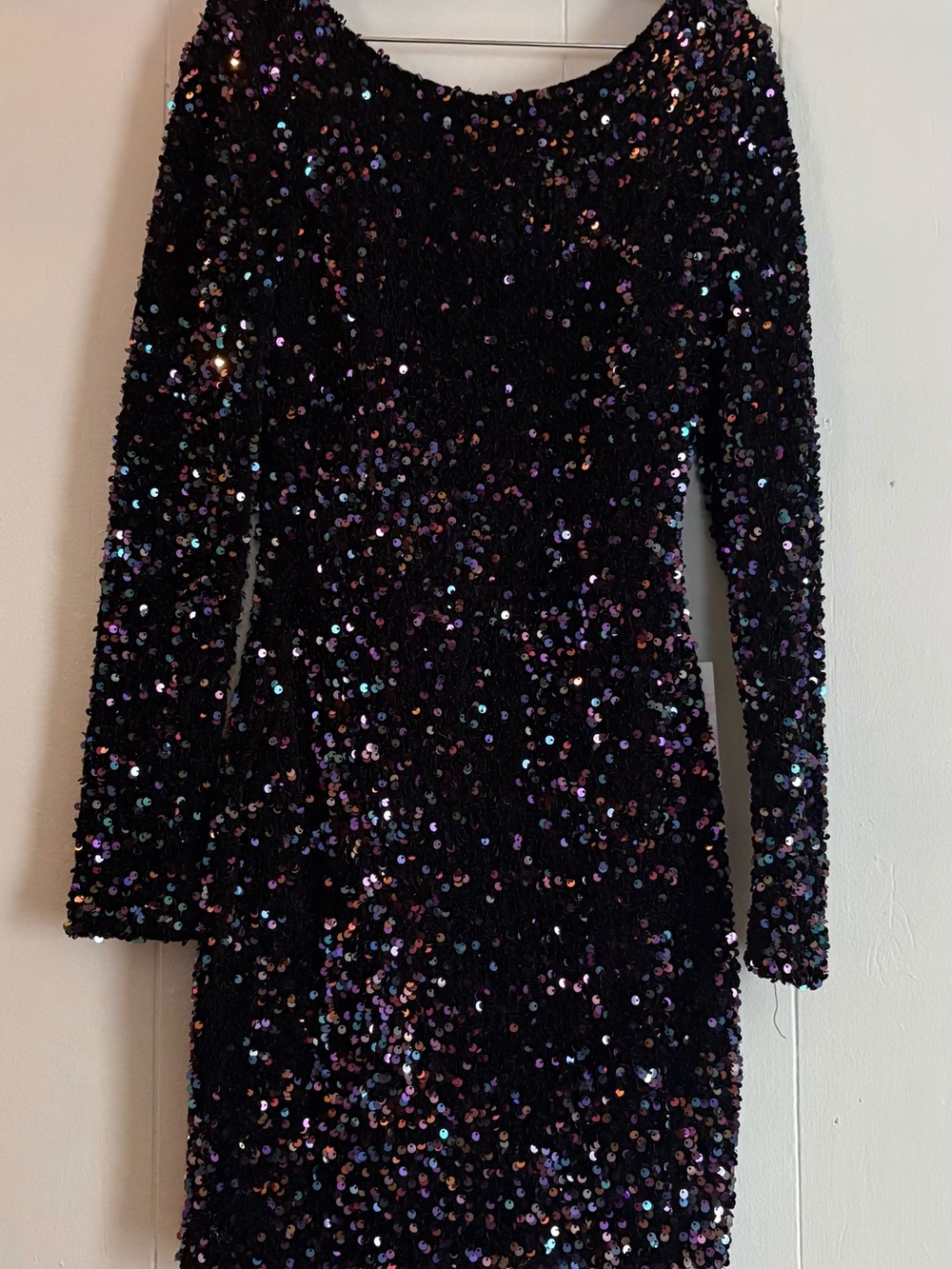 Black Iridescent Sequin Long-Sleeve Party Dress